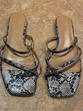 Banana Republic Snake-Print Strappy Sandals - Black/Gray